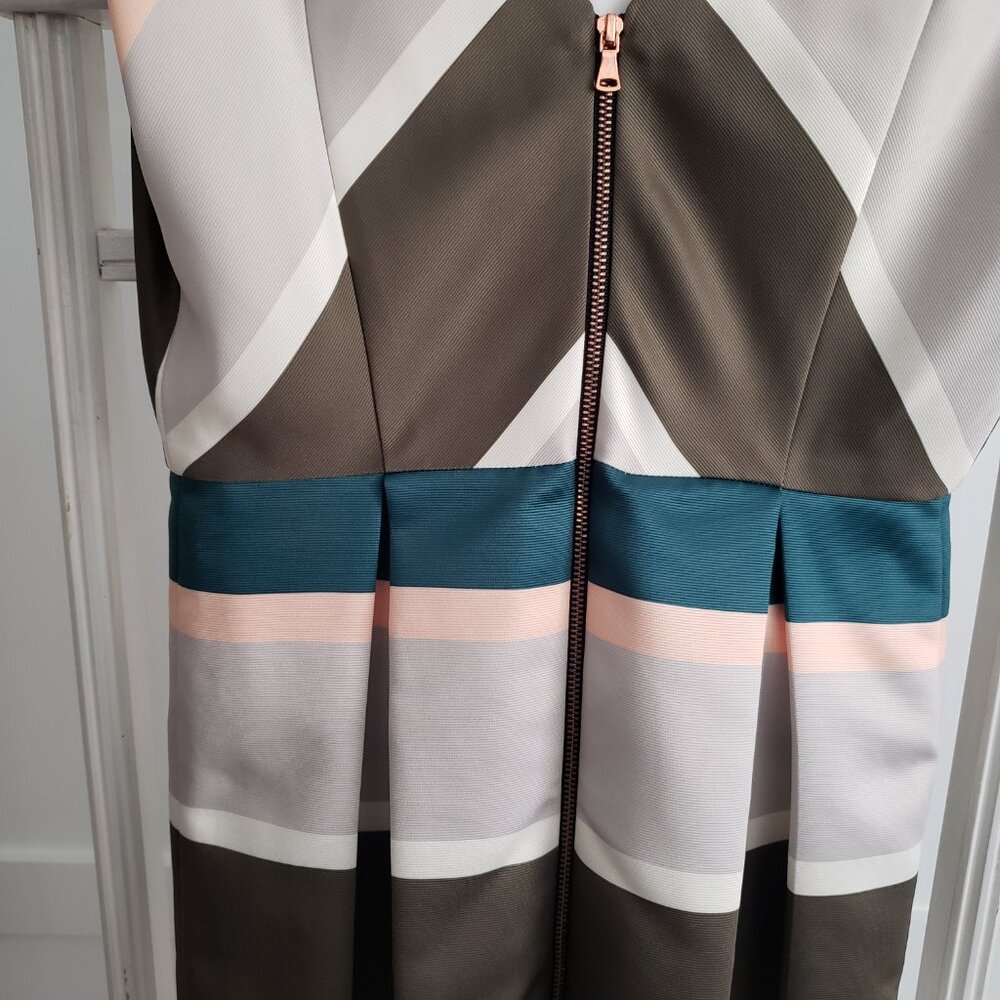 EUC TROUBADOUR Fast Lane stunner garment (2) - Picture 4 of 8